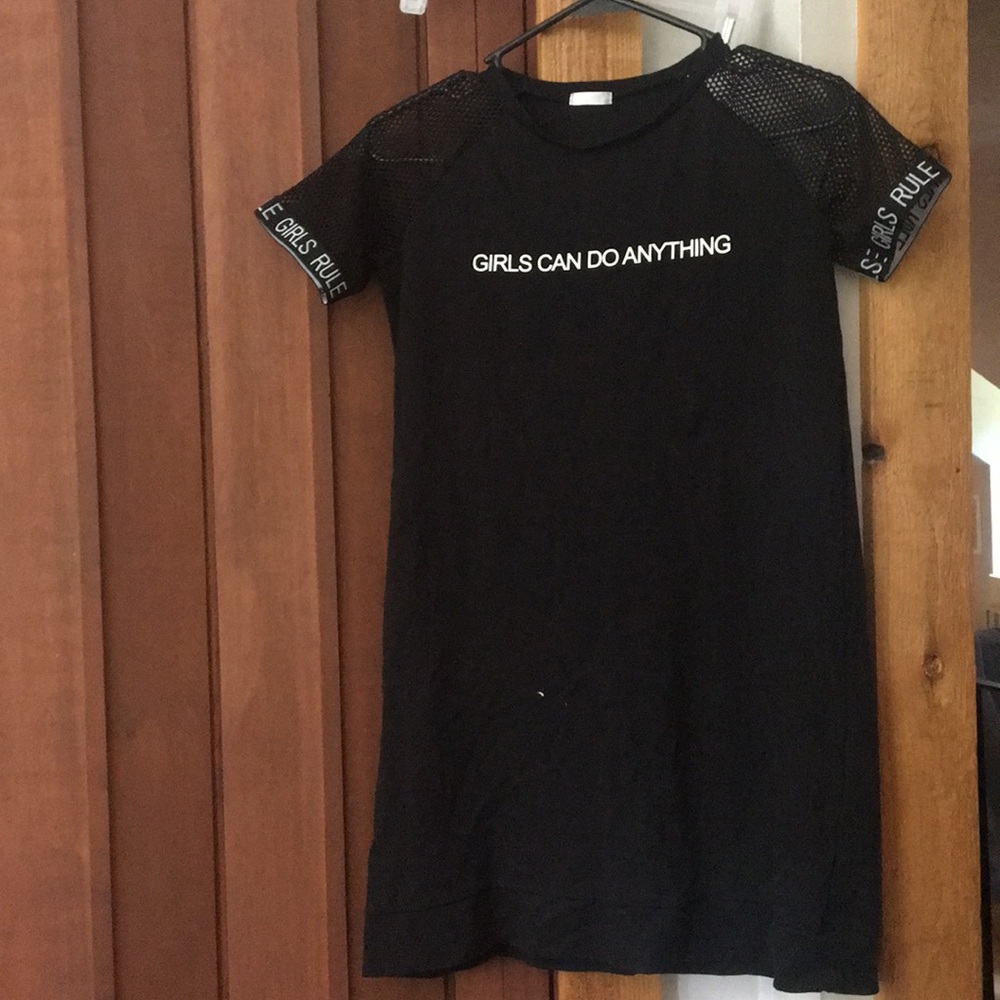 “Girls can do anything” tunic/nightgown